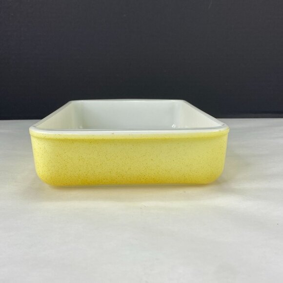 Vintage Pyrex 231 1 1/2 Quart Desert Dawn Yellow Baking Dish - Picture 2 of 11